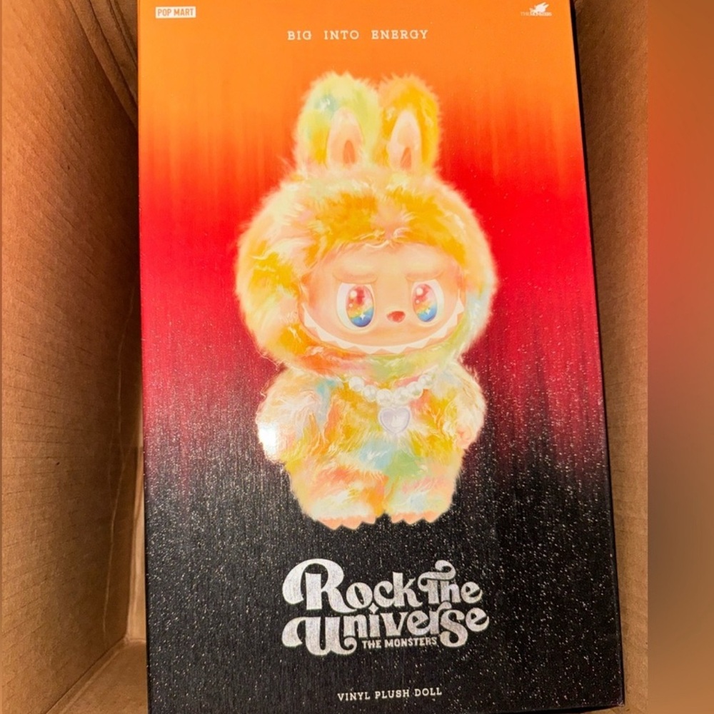 ✨💎POPMART💎✨ROCK THE UNIVERSE LABUBU SEALED BOX.